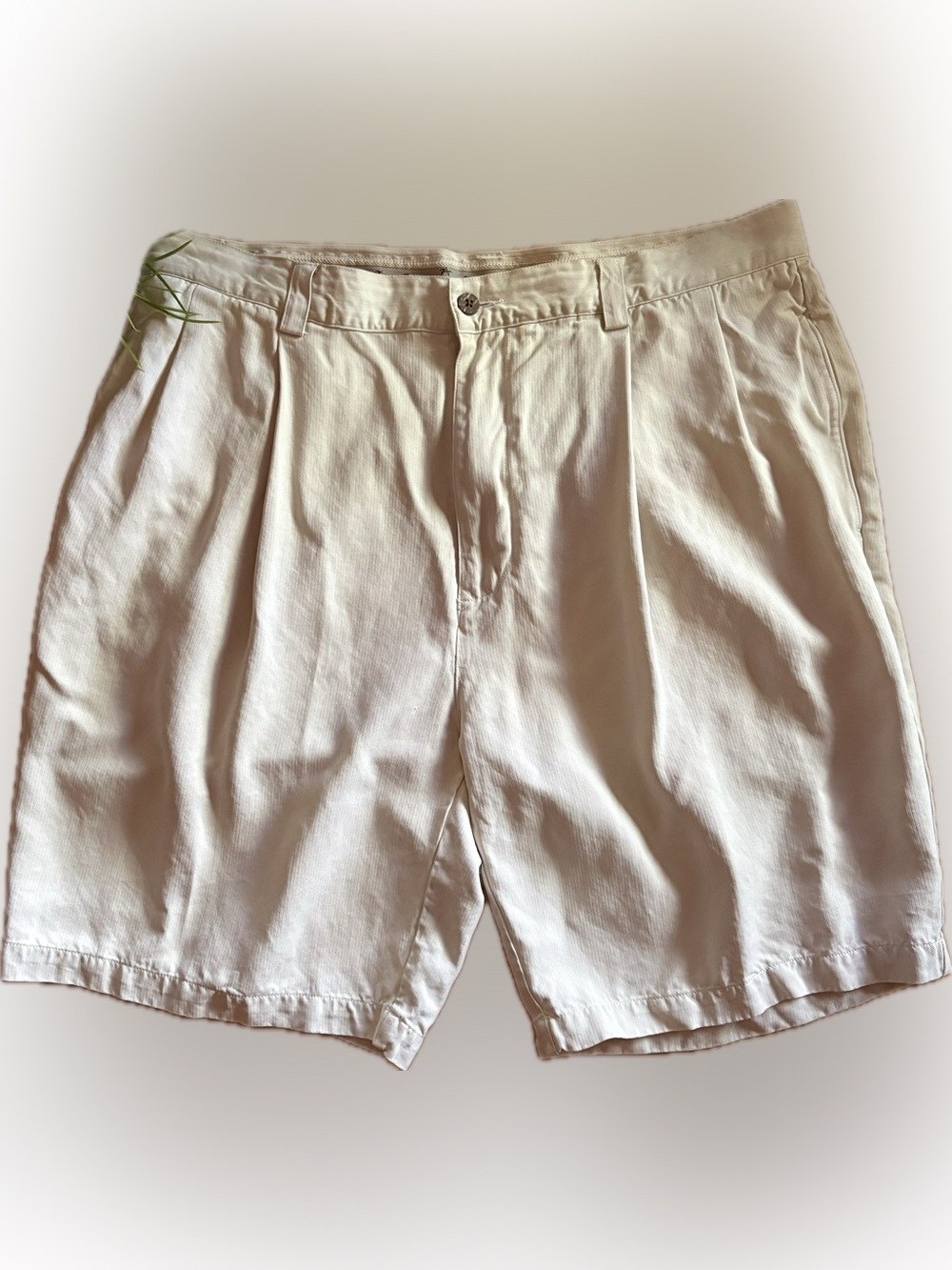 Tommy Bahama Men's khaki Pleated Silk Shorts